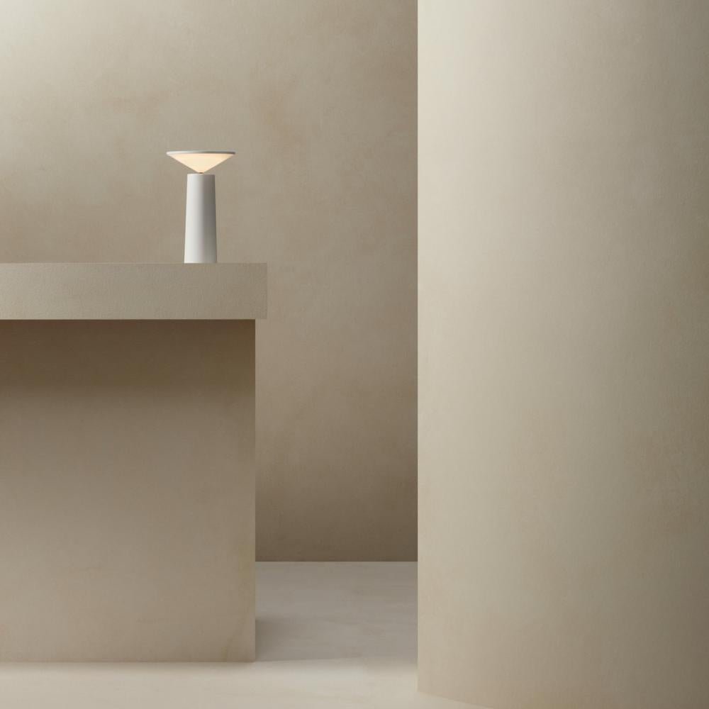 Nimbus Schwenkbare Tischlampe